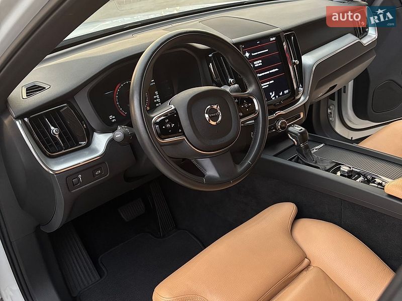 Внедорожник / Кроссовер Volvo XC60 2018 в Киеве