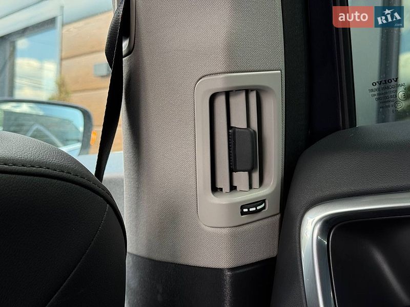 Внедорожник / Кроссовер Volvo XC60 2015 в Ровно