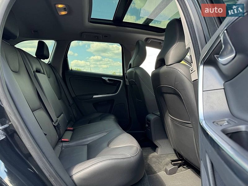Внедорожник / Кроссовер Volvo XC60 2015 в Ровно