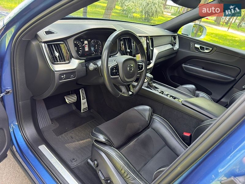 Внедорожник / Кроссовер Volvo XC60 2017 в Киеве