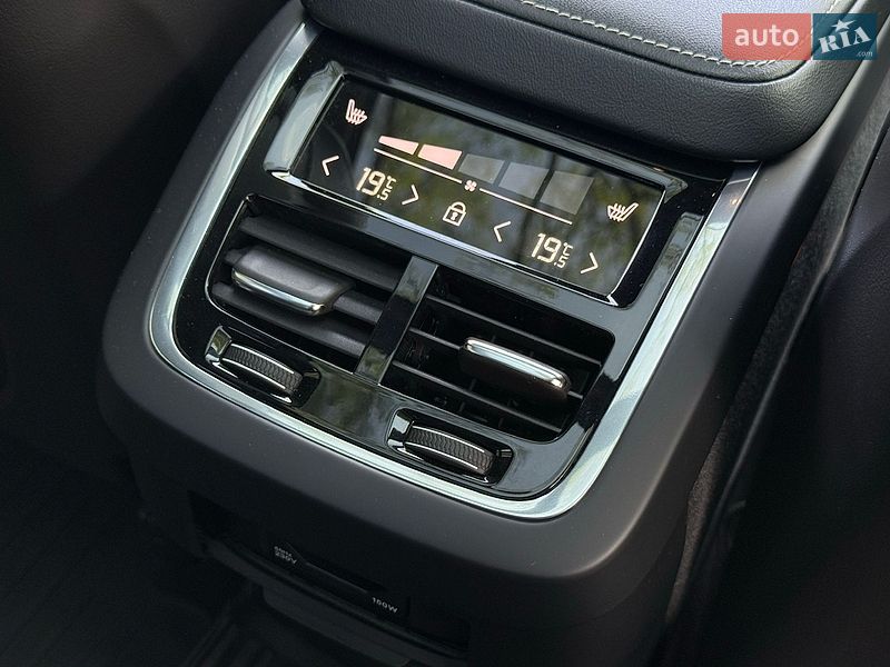 Внедорожник / Кроссовер Volvo XC60 2017 в Киеве