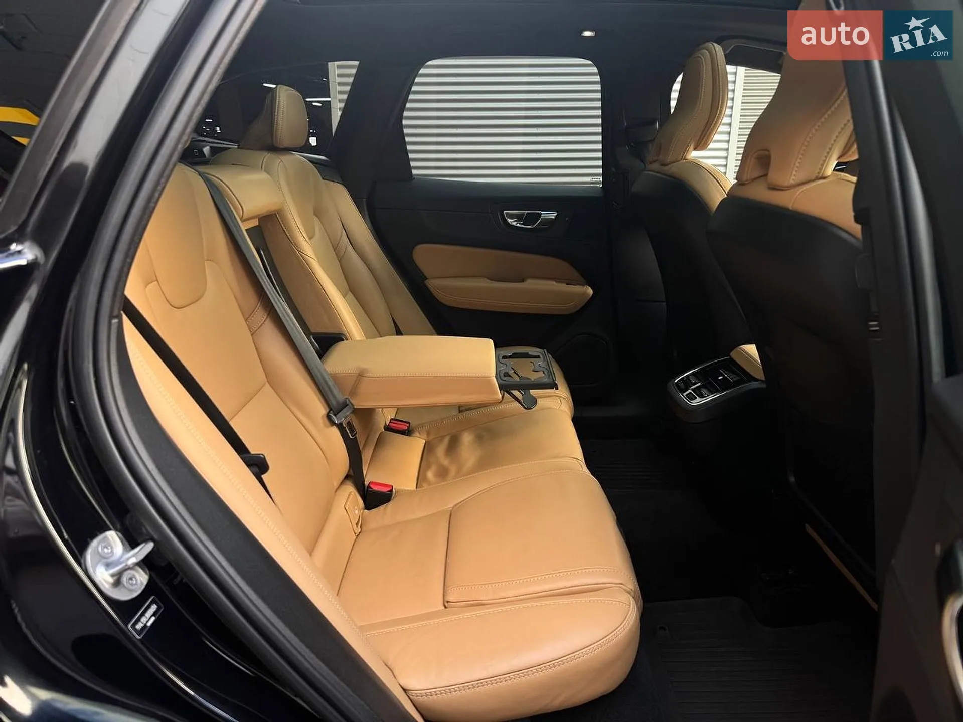 2022 Volvo XC60 - мініатюра 11