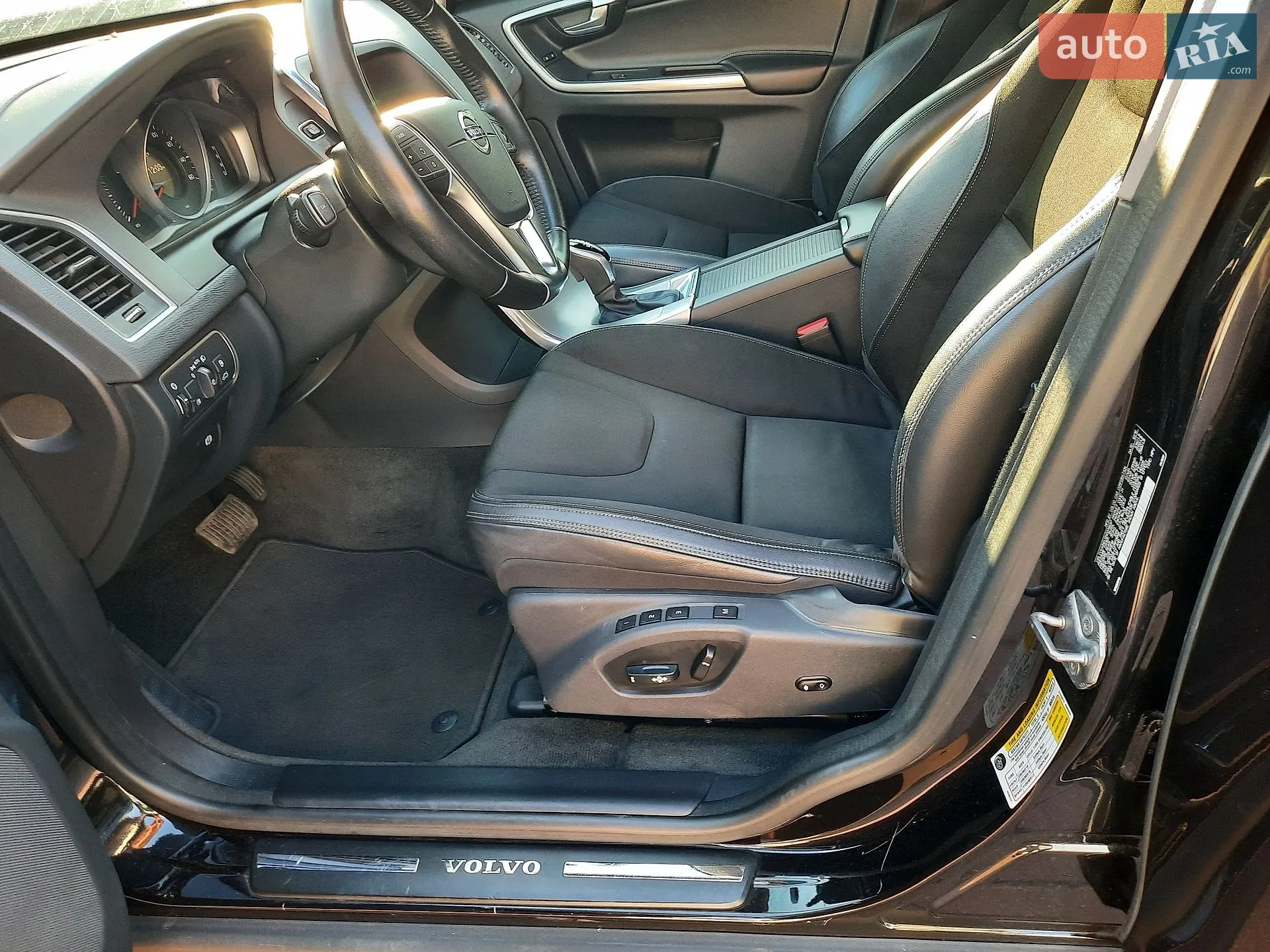 2016 Volvo XC60 - мініатюра 17
