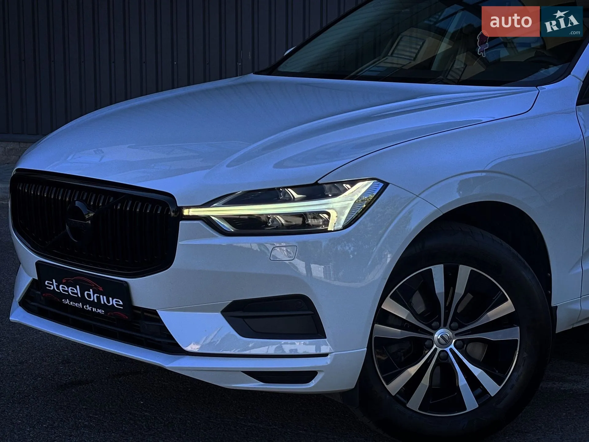 2017 Volvo XC60 - мініатюра 2