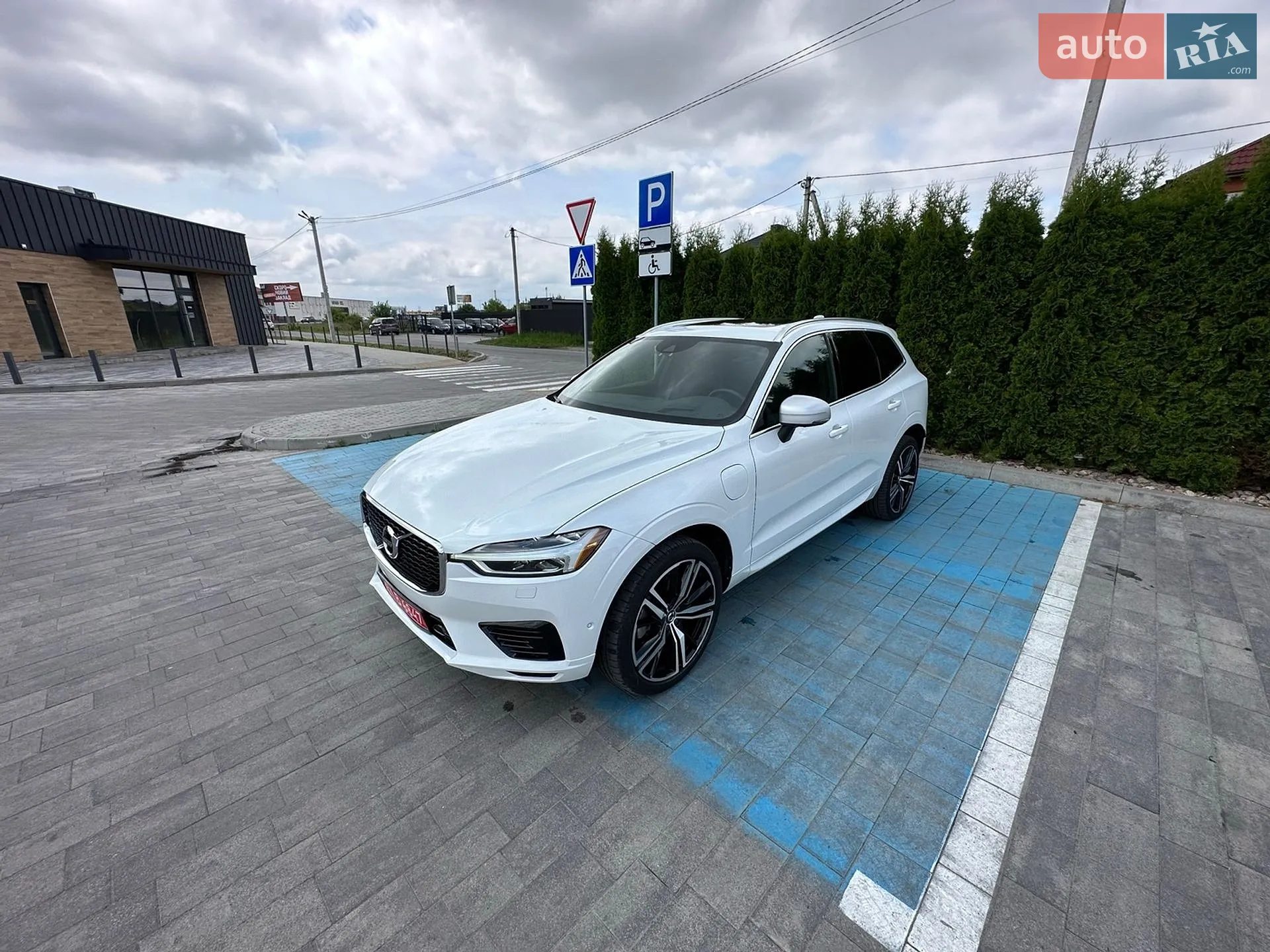2019 Volvo XC60 - фото 1
