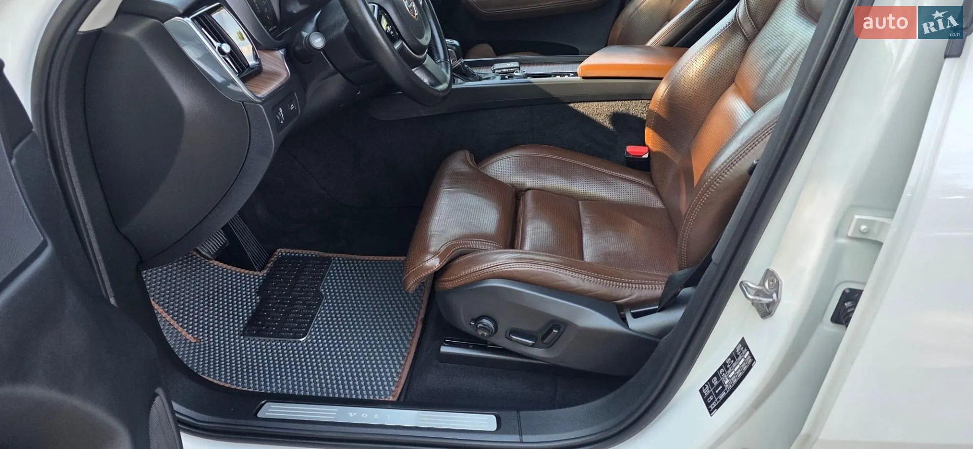 2018 Volvo XC60 - мініатюра 101