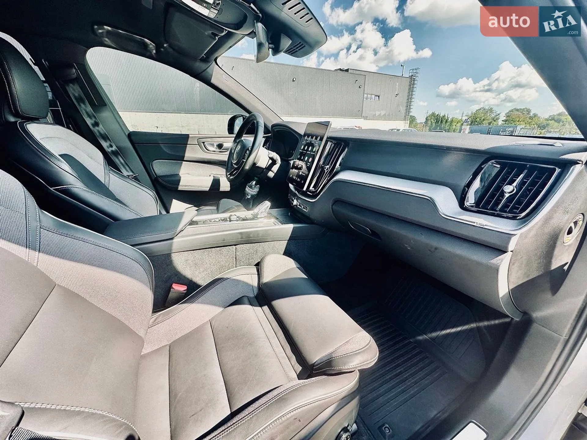 2025 Volvo XC60 - мініатюра 7