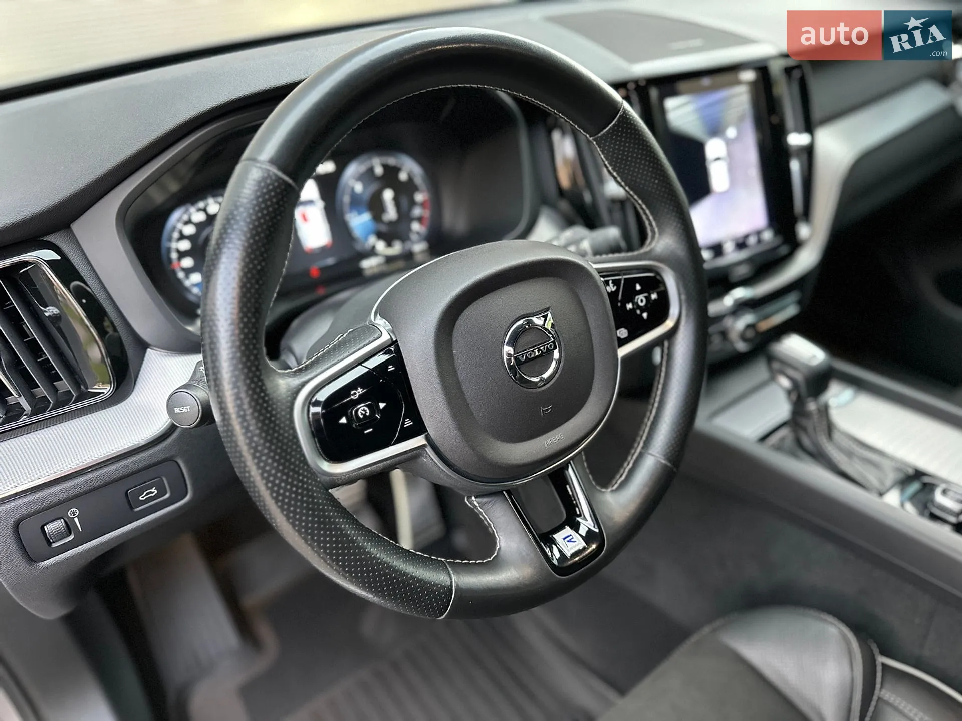 2018 Volvo XC60 - мініатюра 33