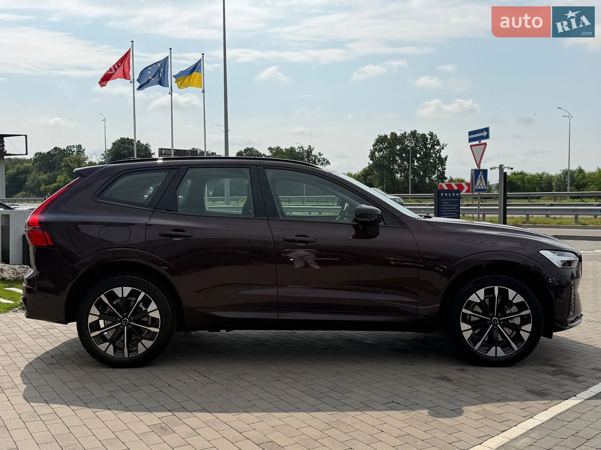 2025 Volvo XC60 - мініатюра 8
