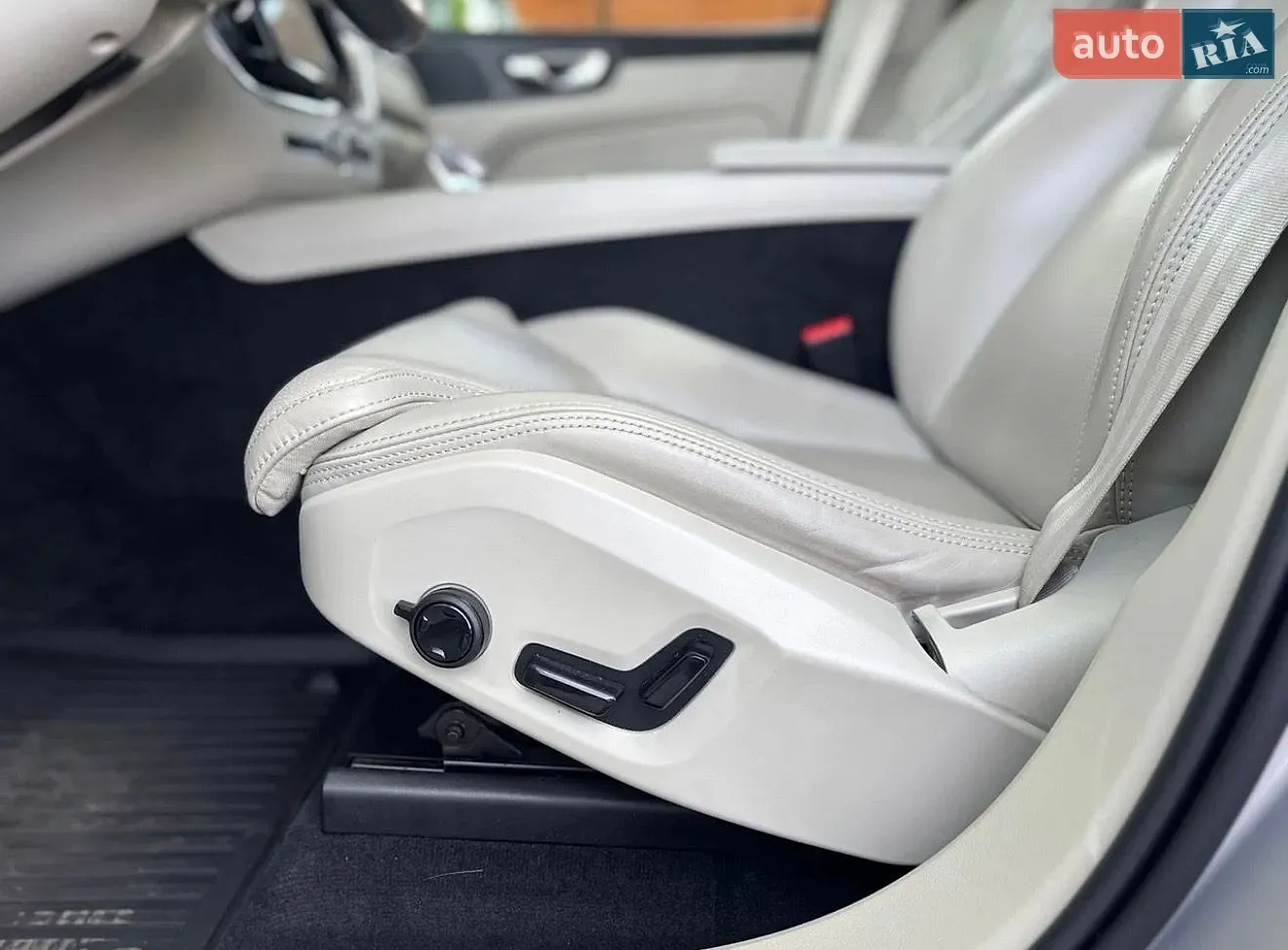 2021 Volvo XC60 - мініатюра 25