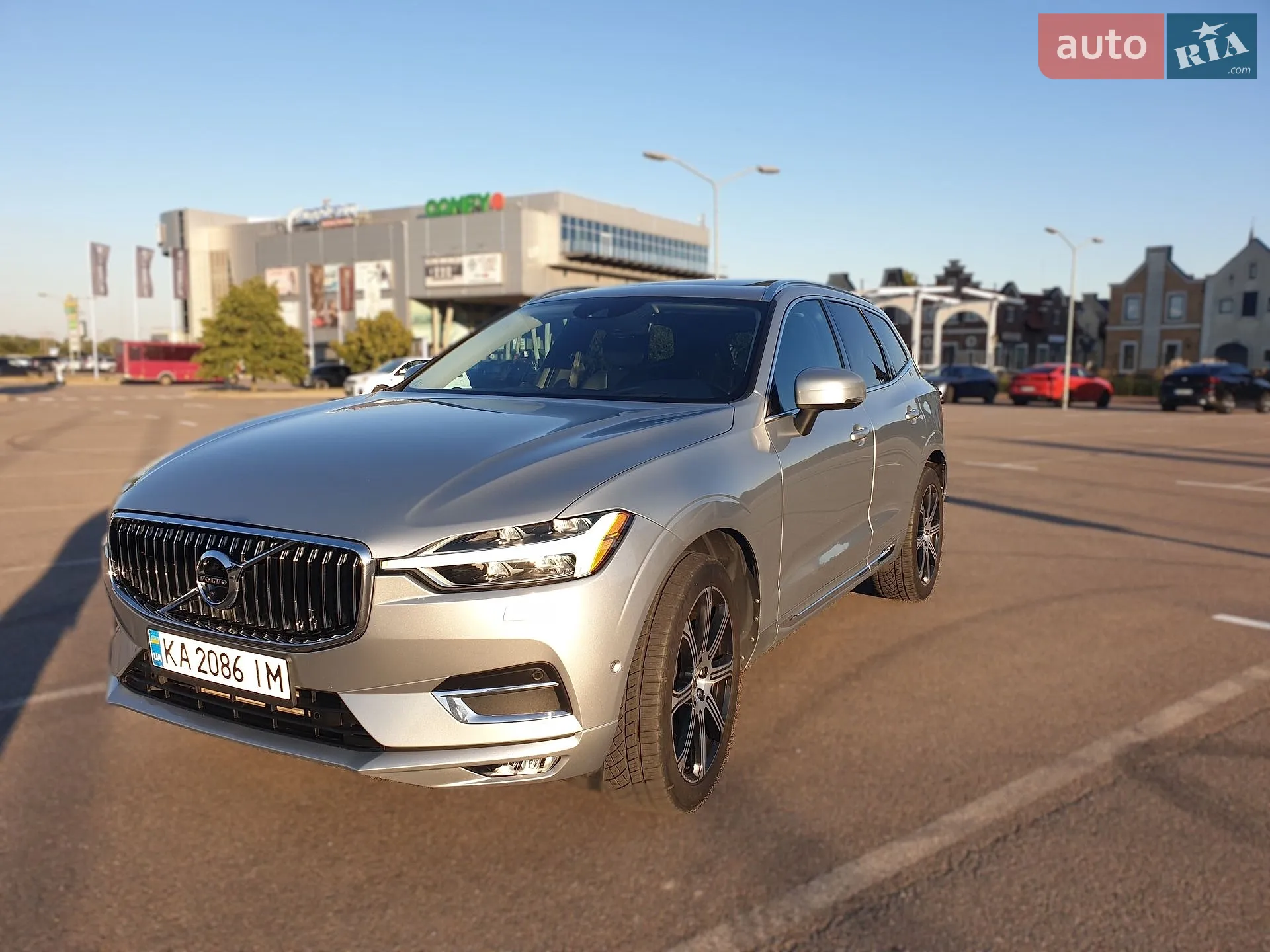 2017 Volvo XC60 - фото 1