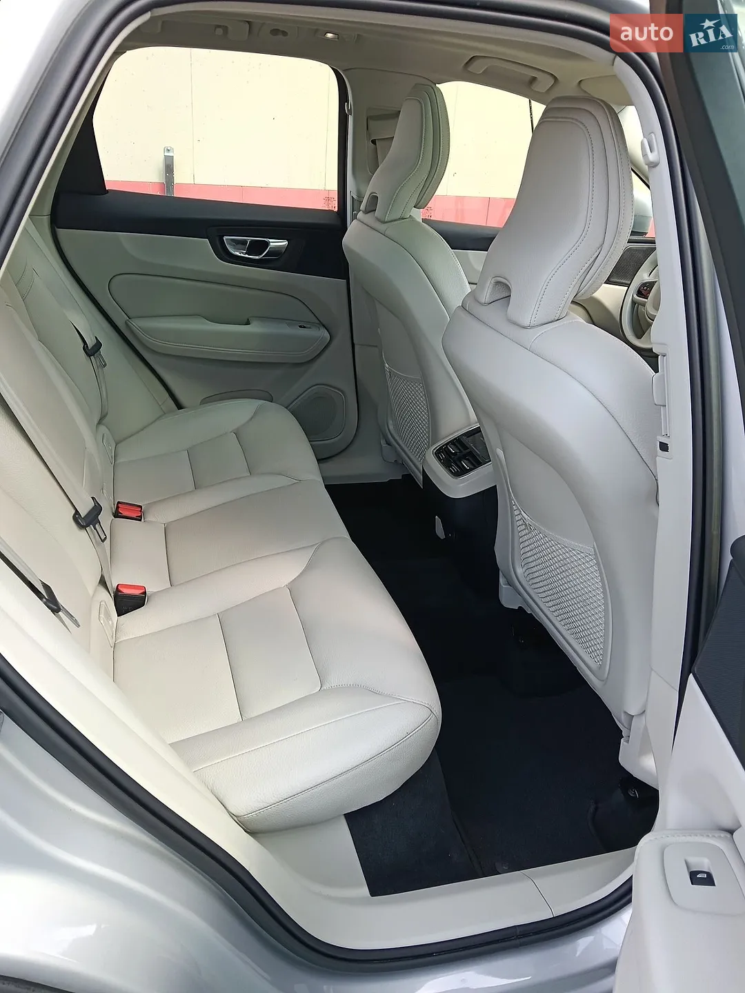 2022 Volvo XC60 - мініатюра 15