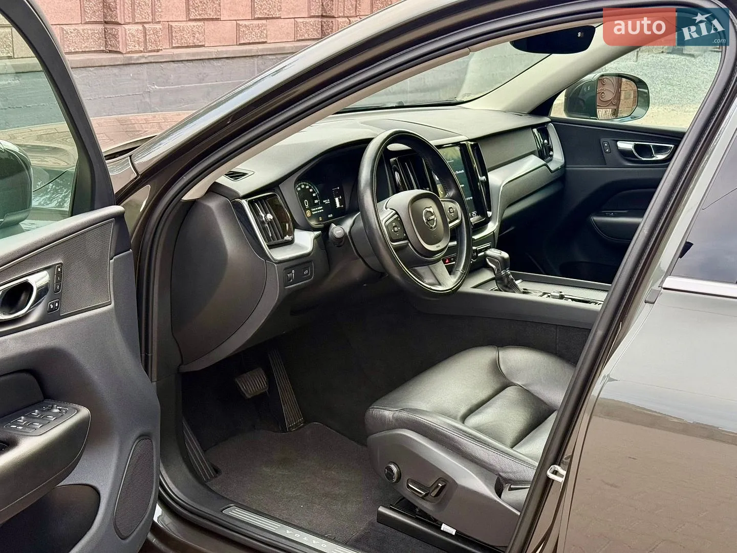 2018 Volvo XC60 - мініатюра 13