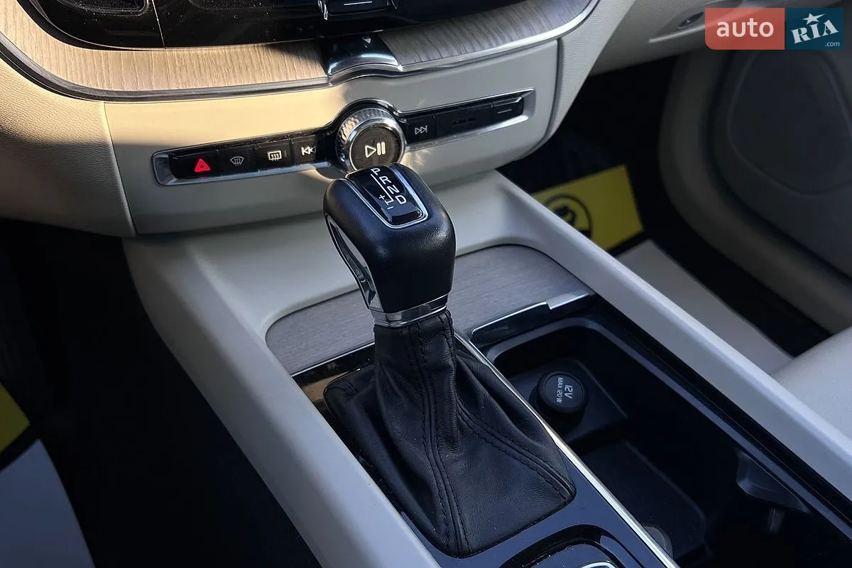 2017 Volvo XC60 - мініатюра 17
