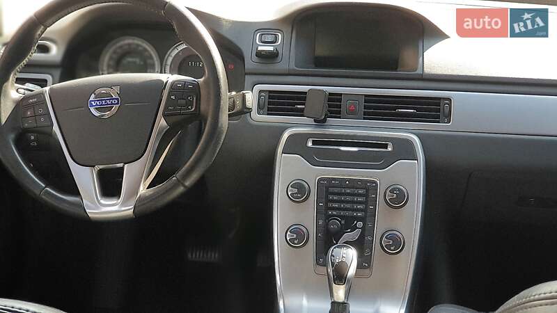 Внедорожник / Кроссовер Volvo XC70 2012 в Львове