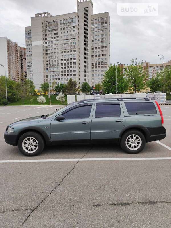 Универсал Volvo XC70 2004 в 