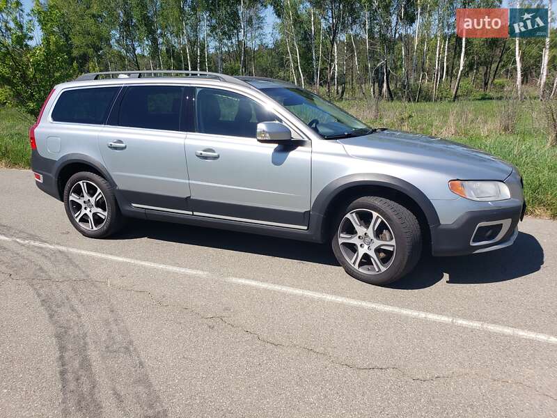 Универсал Volvo XC70 2013 в Киеве