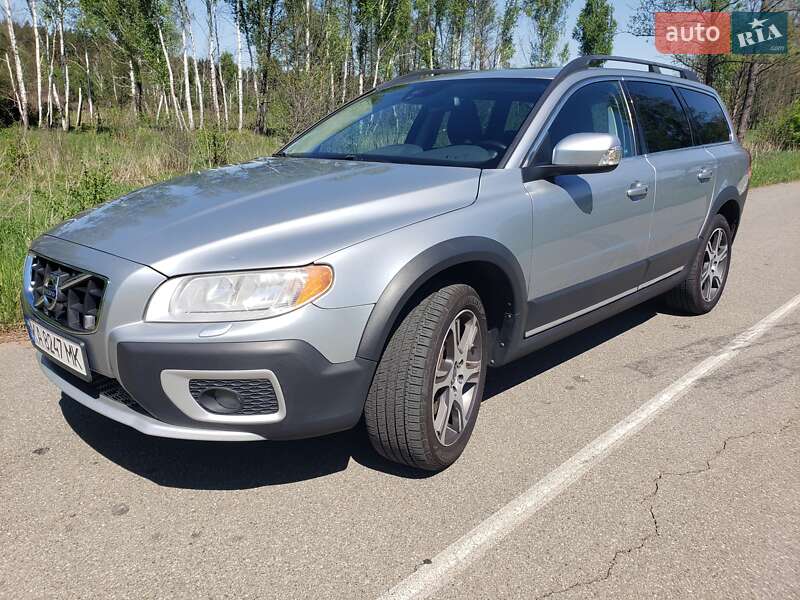 Универсал Volvo XC70 2013 в Киеве