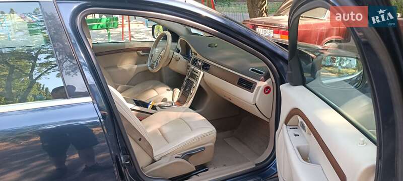Универсал Volvo XC70 2010 в Киеве
