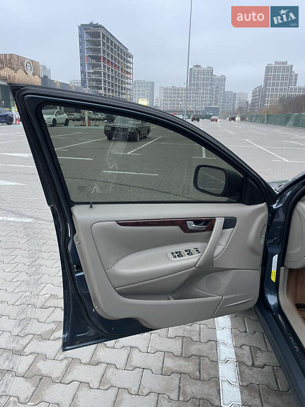 Универсал Volvo XC70 2006 в Киеве