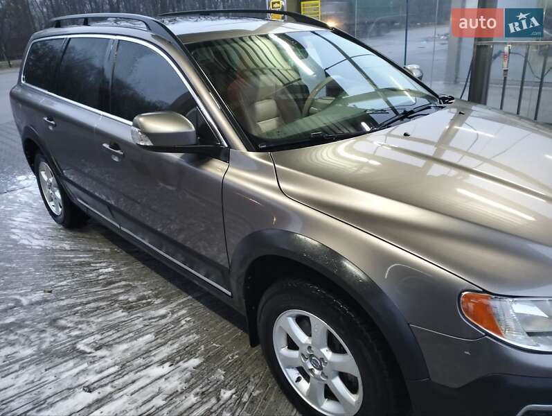 Volvo XC70 2010