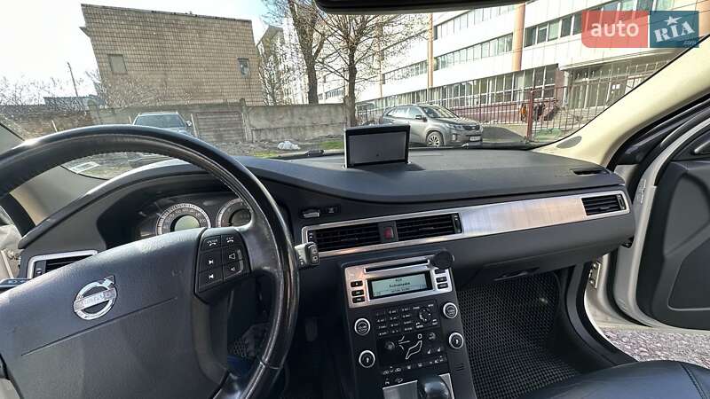 Универсал Volvo XC70 2008 в Киеве