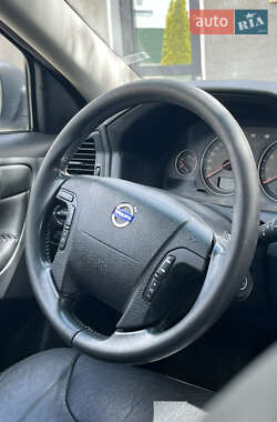 Универсал Volvo XC70 2004 в 