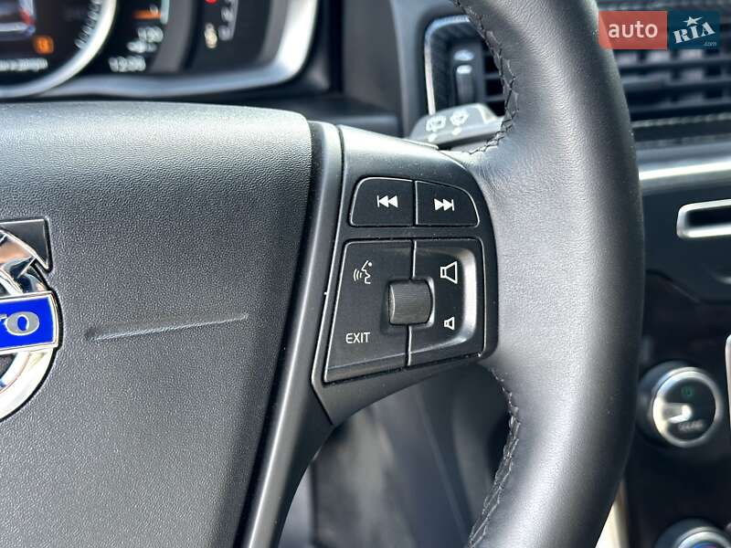 Универсал Volvo XC70 2016 в Радивилове