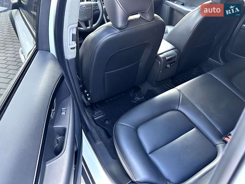 Универсал Volvo XC70 2016 в Радивилове