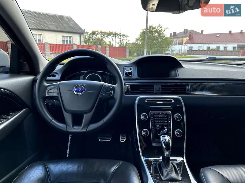 Универсал Volvo XC70 2016 в Радивилове