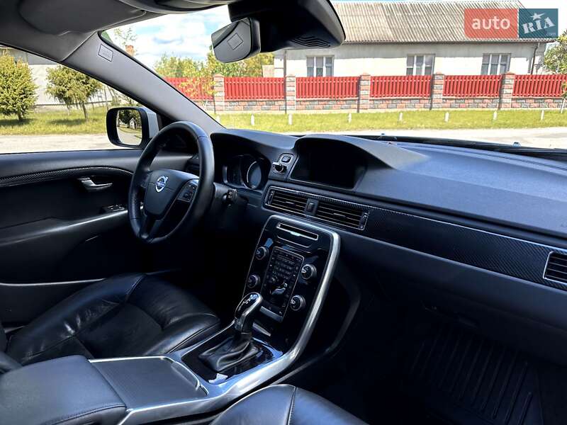 Универсал Volvo XC70 2016 в Радивилове