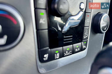 Универсал Volvo XC70 2011 в 