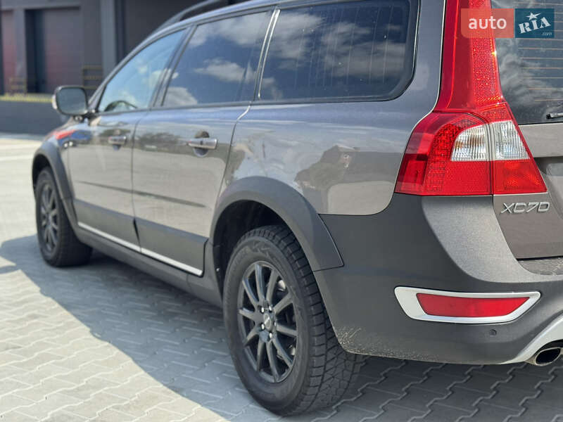 Универсал Volvo XC70 2010 в Житомире