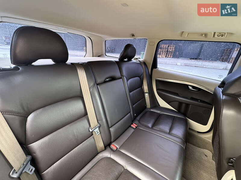 Универсал Volvo XC70 2010 в Житомире