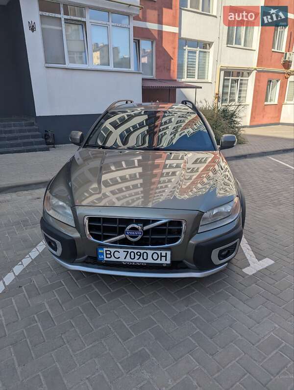 Volvo XC70 2010