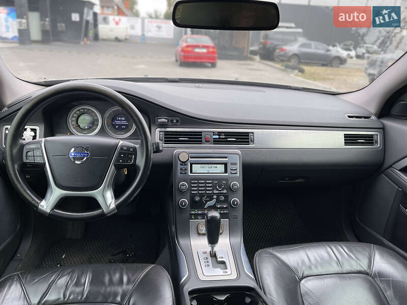 Универсал Volvo XC70 2011 в Киеве