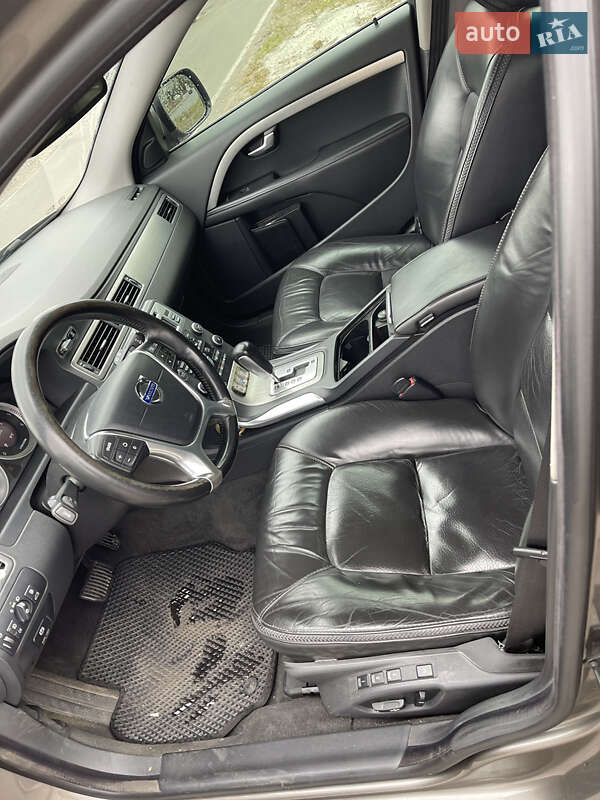 Универсал Volvo XC70 2011 в Киеве