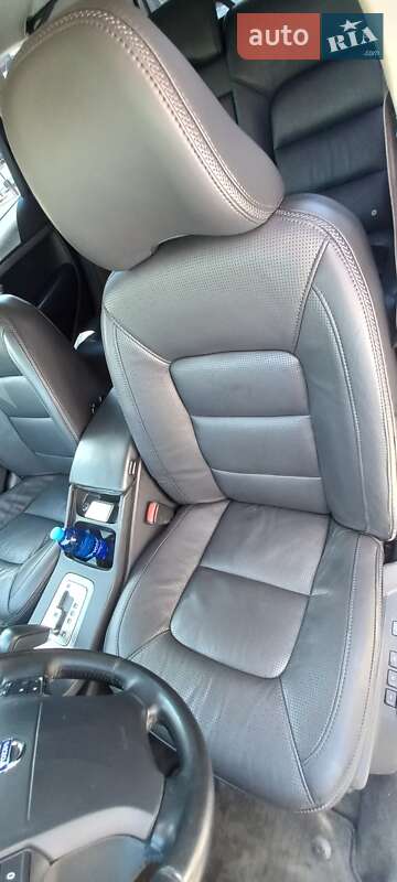 Универсал Volvo XC70 2008 в Киеве