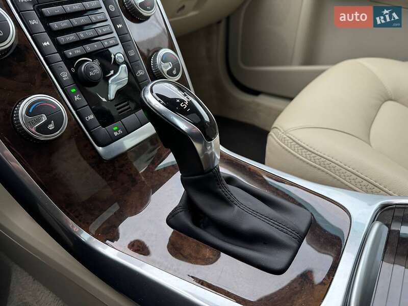 Універсал Volvo XC70 2014 в Києві фото 23 Універсал Volvo XC70 2014 в Києві