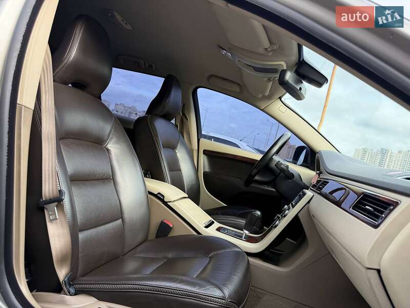 Універсал Volvo XC70 2008 в Києві