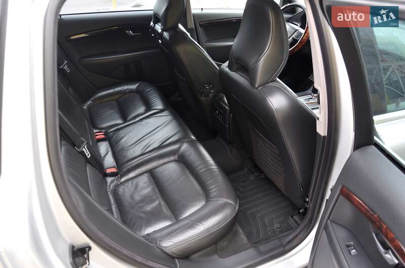 Універсал Volvo XC70 2010 в Львові