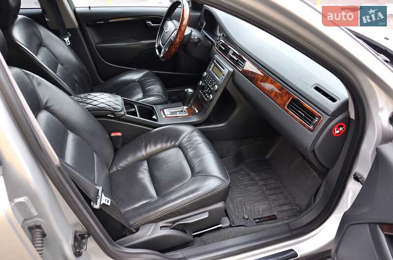 Універсал Volvo XC70 2010 в Львові