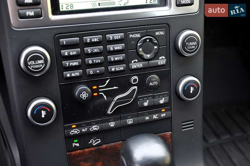 Універсал Volvo XC70 2010 в Львові