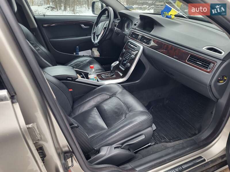 Универсал Volvo XC70 2012 в Киеве