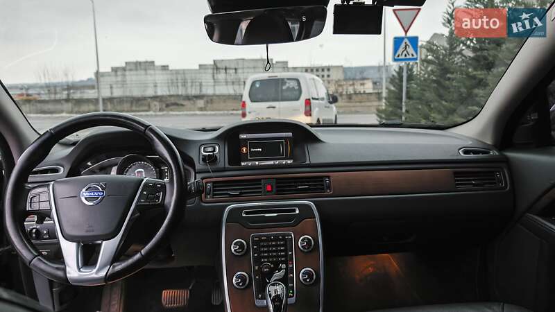 Универсал Volvo XC70 2015 в Могилев-Подольске фото 18 Универсал Volvo XC70 2015 в Могилев-Подольске