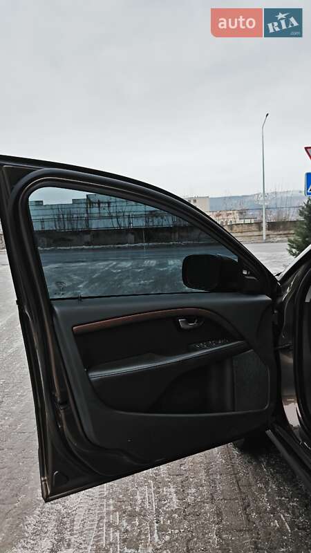 Универсал Volvo XC70 2015 в Могилев-Подольске фото 41 Универсал Volvo XC70 2015 в Могилев-Подольске