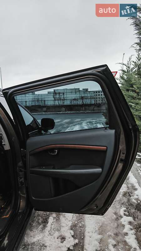 Универсал Volvo XC70 2015 в Могилев-Подольске фото 45 Универсал Volvo XC70 2015 в Могилев-Подольске