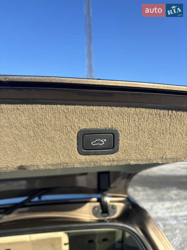 Универсал Volvo XC70 2013 в Обухове