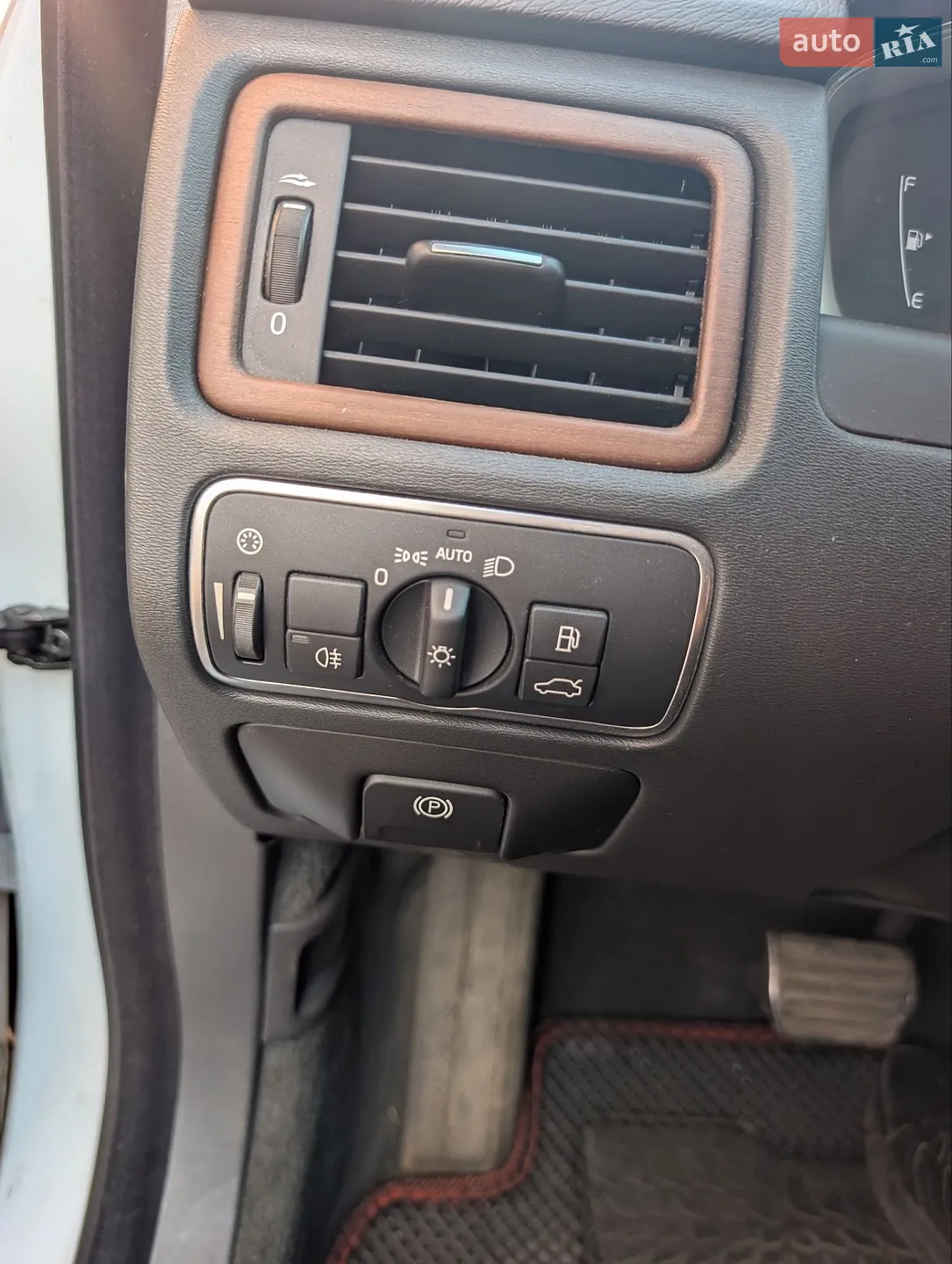2015 Volvo XC70 - мініатюра 16