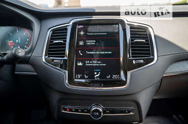 Позашляховик / Кросовер Volvo XC90 2019 в 